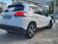 Usata Peugeot 2008 92 CV (67 kW) 2015 Bianco SUV