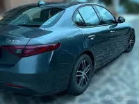 Usata Alfa Romeo Giulia 150 CV (110 kW) 2016 Grigio Berlina