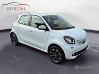 Usata Smart ForFour Passion 71 CV (52 kW) 2015 Bianco Utilitaria