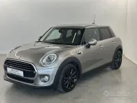 Usata Mini Cooper D 116 CV (85 kW) 2017 Argento Utilitaria