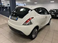 Usata Lancia Ypsilon Silver 69 CV (50 kW) 2013 Bianco Utilitaria