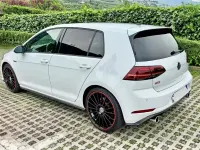 Używany VW Golf VII GTI 245 KM (180 kW) 2019 Biały Sedan/Limuzyna