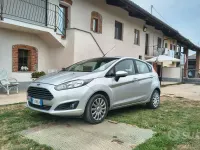 Usata Ford Fiesta 80 CV (58 kW) 2015 Grigio Utilitaria