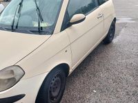 Usata Lancia Ypsilon 60 CV (44 kW) 2004 Giallo Utilitaria