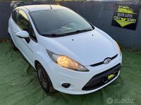 Usata Ford Fiesta Titanium 70 CV (51 kW) 2010 Bianco Berlina