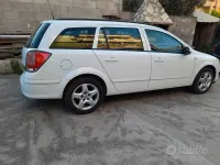 Usata Opel Astra S 101 CV (74 kW) 2008 Bianco Station wagon