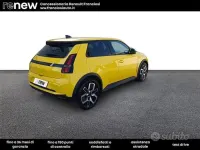 Usata Renault 5 E-Tech Urban 77 kW (106 CV) 2025 Giallo