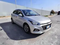 Usata Hyundai i20 75 CV (55 kW) 2019 Argento metallizzato Utilitaria