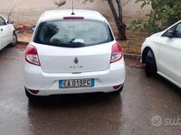 Gebraucht Renault Clio II 58 PS (42 kW) 2010 Weiß Limousine