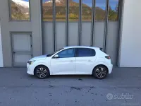Usata Peugeot 208 Allure 101 CV (74 kW) 2020 Bianco Utilitaria