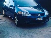Usata VW Golf V 2005 Blu Utilitaria