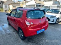 Usado Renault Twingo 76 CV (55 kW) 2014 Rojo Utilitario