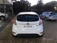 Usata Ford Fiesta Business Edition 97 CV (71 kW) 2013 Bianco Utilitaria