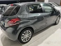 Usata Peugeot 208 Allure 82 CV (60 kW) 2016 Grigio Utilitaria