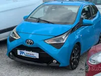Usata Toyota Aygo 72 CV (52 kW) 2019 Celeste Utilitaria