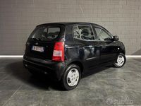 Usata Kia Picanto LX 61 CV (44 kW) 2004 Nero Utilitaria