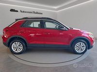 Usata VW T-Roc Life 150 CV (110 kW) 2023 Kings red metalizzato SUV