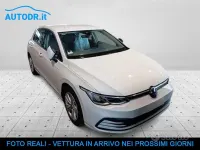 Usata VW Golf VIII Life 131 CV (96 kW) 2022 Bianco Berlina