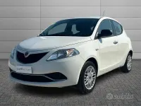 Usata Lancia Ypsilon Silver 69 CV (50 kW) 2016 Bianco Utilitaria
