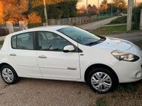 Usata Renault Clio II 75 CV (55 kW) 2011 Bianco Berlina