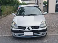 Usata Renault Clio II 75 CV (55 kW) 2004 Argento Berlina
