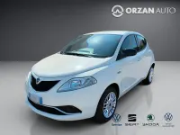 Usata Lancia Ypsilon Gold 69 CV (50 kW) 2017 Bianco Utilitaria