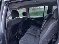 Usata Opel Zafira Elegance 125 CV (91 kW) 2004 Grigio Monovolume