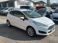 Gebraucht Ford Fiesta ST-Line 95 PS (69 kW) 2016 Weiß Kleinwagen