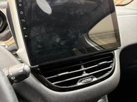 Usata Peugeot 208 Access 68 CV (50 kW) 2013 Bianco Utilitaria