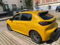 Usata Peugeot 208 Active 101 CV (74 kW) 2021 Giallo Utilitaria