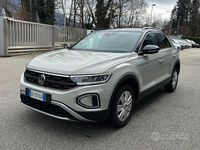 Usata VW T-Roc Life 150 CV (110 kW) 2023 Grigio SUV