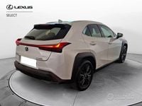 Usata Lexus UX 250h Executive Line 184 CV (135 kW) 2022 Bianco perla SUV