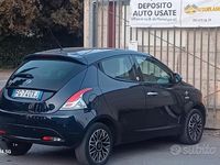 Usata Lancia Ypsilon 69 CV (50 kW) 2017 Blu Utilitaria
