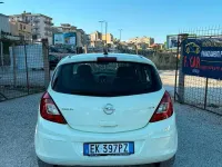 Usata Opel Corsa Cosmo 95 CV (69 kW) 2011 Bianco Utilitaria