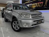 Usata Toyota RAV4 116 CV (85 kW) 2005 Grigio SUV