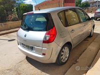 Usata Renault Scénic II 106 CV (77 kW) 2007 Grigio Monovolume