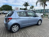 Usata Toyota Yaris Lounge 90 CV (66 kW) 2012 Blu Berlina