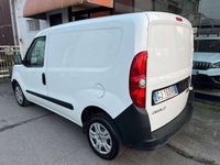 Usata Fiat Doblò Lounge 105 CV (77 kW) 2022 Bianco Monovolume