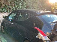 Usata Lancia Ypsilon 69 CV (50 kW) 2016 Nero Utilitaria