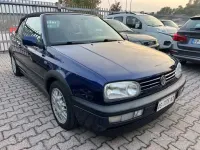 Usado VW Golf Cabriolet Sport 101 HP (74 kW) 1997 Azul Cabrios