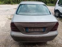 Usata Mercedes C200 Elegance 122 CV (89 kW) 2003 Grigio Berlina