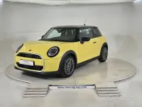 Nuova Mini Cooper Favoured 114 kW (156 CV) 2026 Giallo Utilitaria