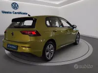Usata VW Golf VIII Life 110 CV (80 kW) 2023 Giallo Berlina