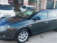 Begagnad Lancia Delta 120 HK (88 kW) 2010 Grå Halvkombi