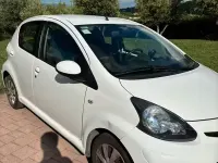 Usata Toyota Aygo 68 CV (50 kW) 2013 Bianco Utilitaria