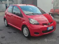 Begagnad Toyota Aygo Sol 68 HK (50 kW) 2009 Röd Halvkombi