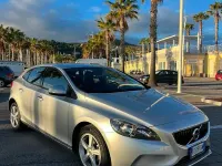 Usata Volvo V40 R-Design Momentum 120 CV (88 kW) 2016 Grigio Berlina