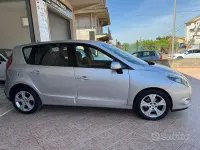 Usata Renault Scénic Dynamique 130 CV (95 kW) 2010 Grigio Monovolume