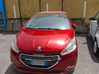 Usata Peugeot 208 68 CV (50 kW) 2012 Rosso Utilitaria