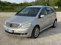 Usata Mercedes B180 109 CV (80 kW) 2006 Grigio Monovolume